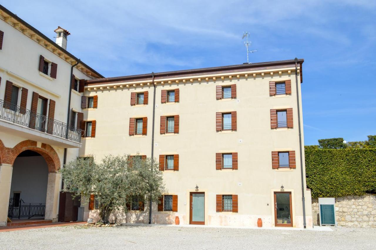 Verdeolivo 1876 - Apartments & Pool Mezzane di Sotto Экстерьер фото