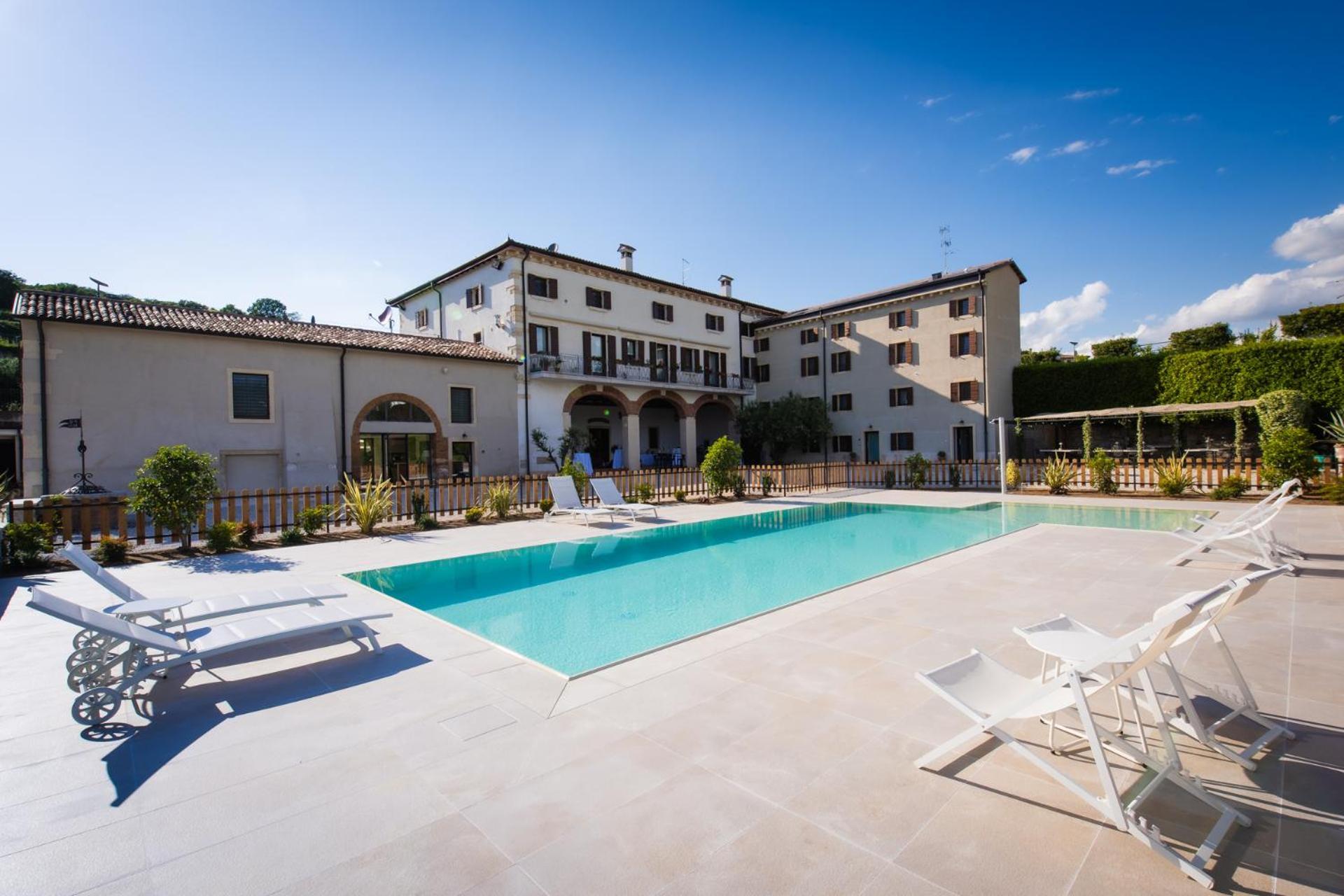 Verdeolivo 1876 - Apartments & Pool Mezzane di Sotto Экстерьер фото