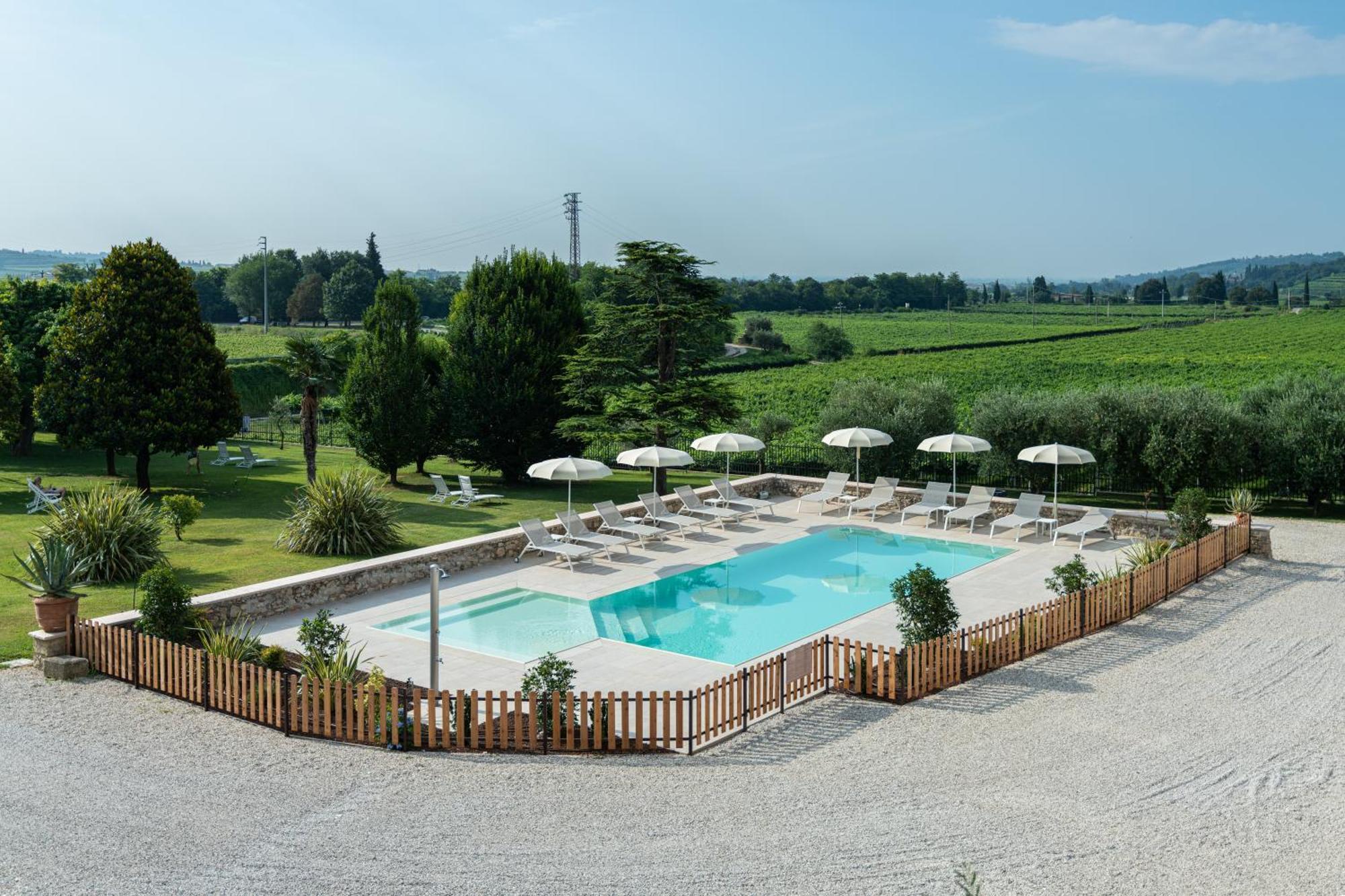 Verdeolivo 1876 - Apartments & Pool Mezzane di Sotto Экстерьер фото